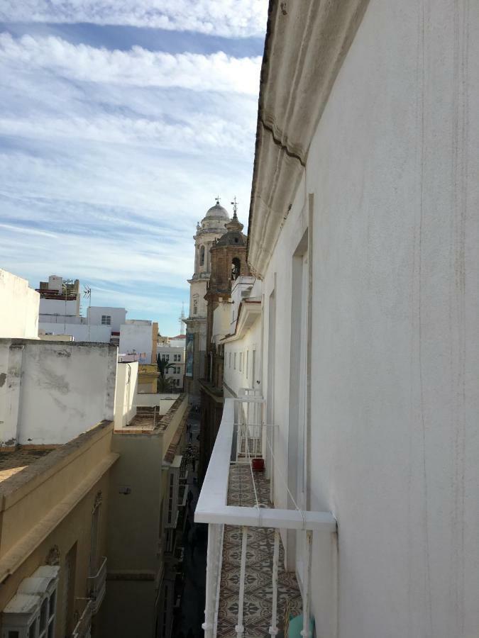 Diseno Y Confort Junto A La Catedral Cádiz Exterior photo
